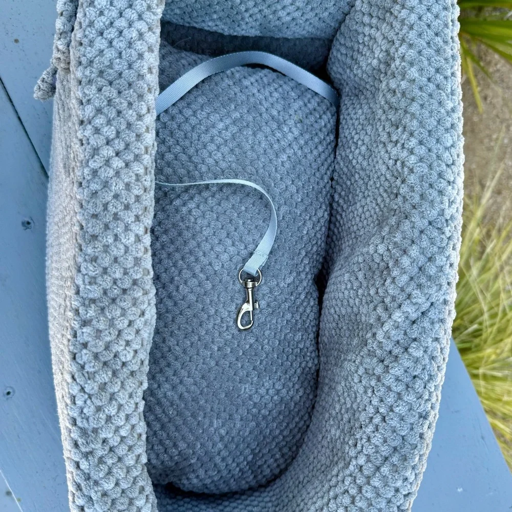 Cozy Gray Pet Bed for console in vehicle NWT